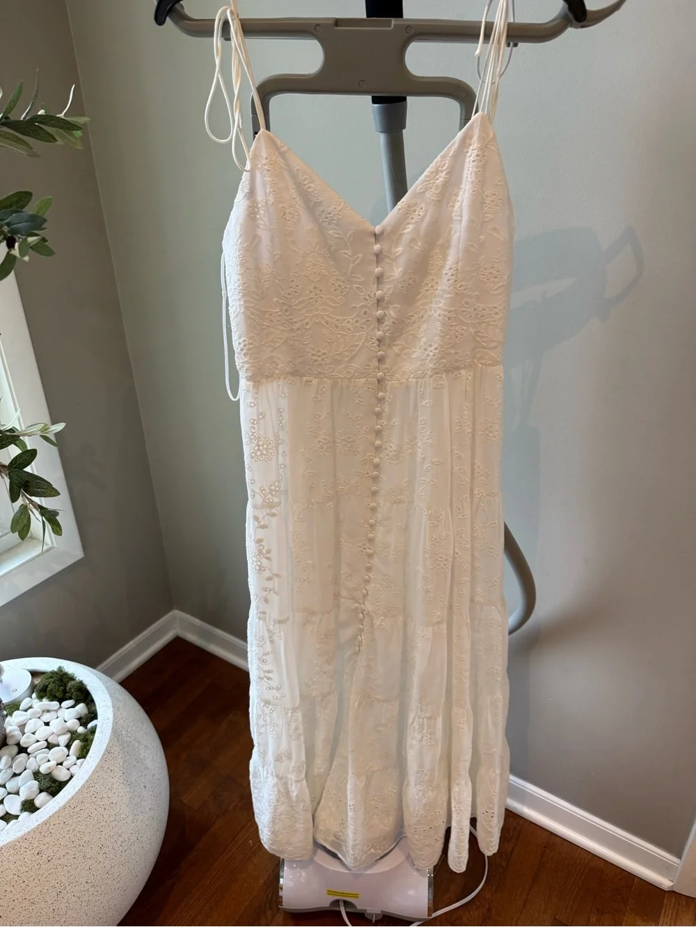 Alice and Olivia maxi dress - Picture 2 of 10